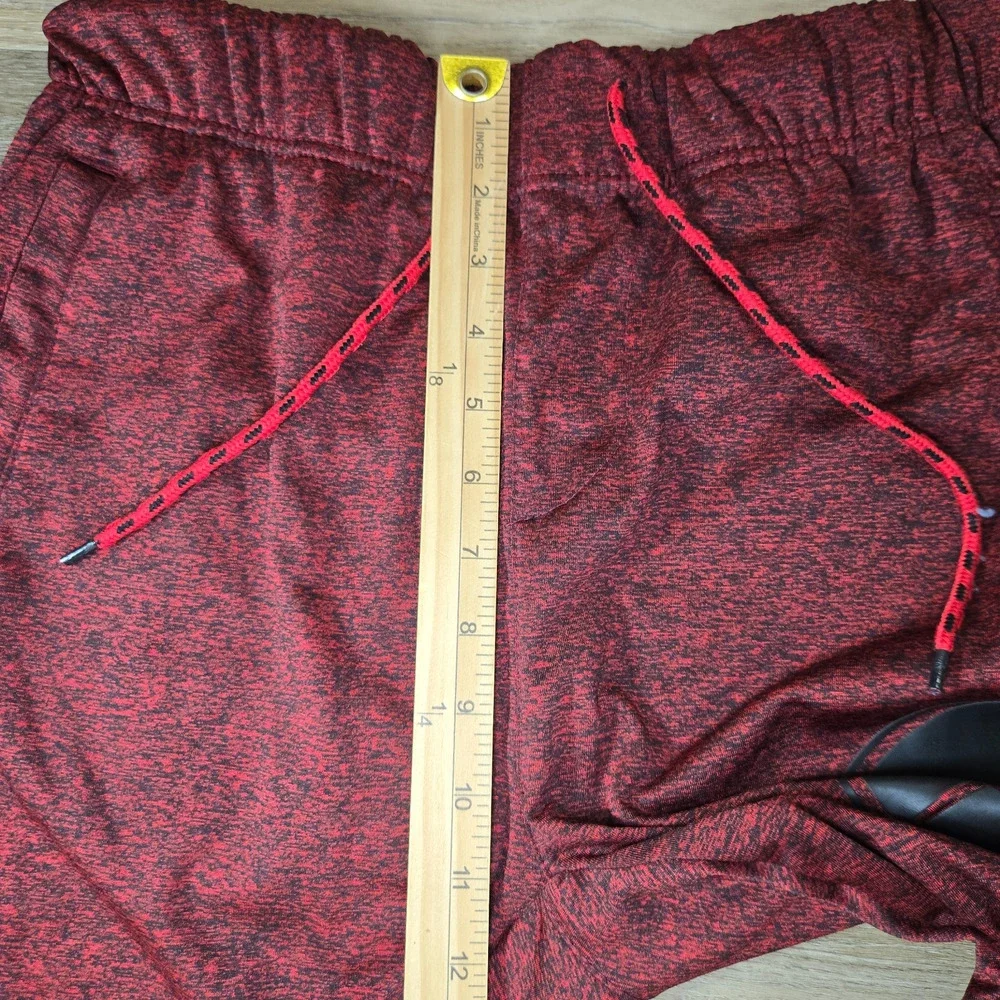 Ecko Unlimited y2k styling